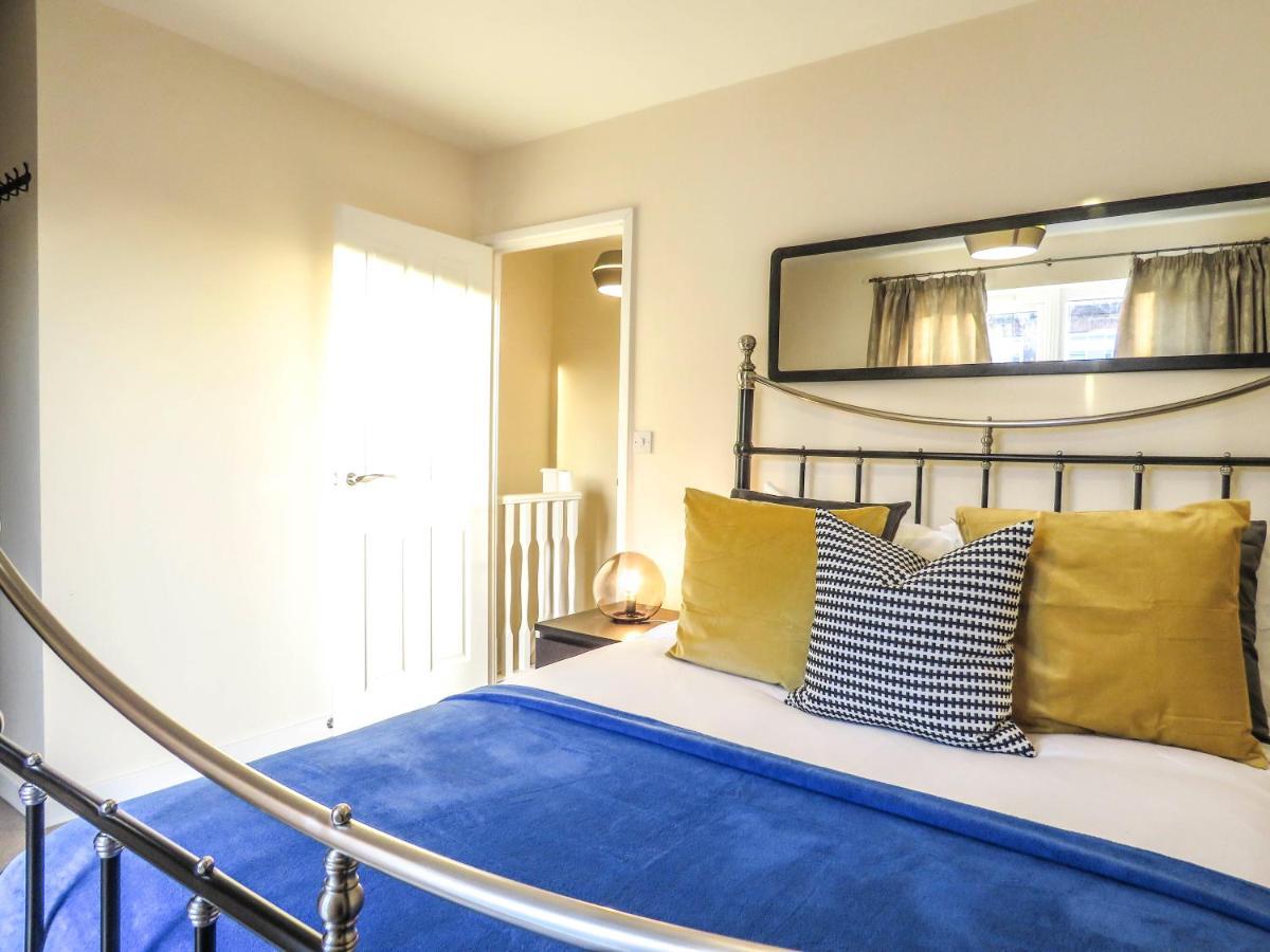 Tudors Esuites 4 Bedroom House Driveway & Garden Бирмингам Екстериор снимка