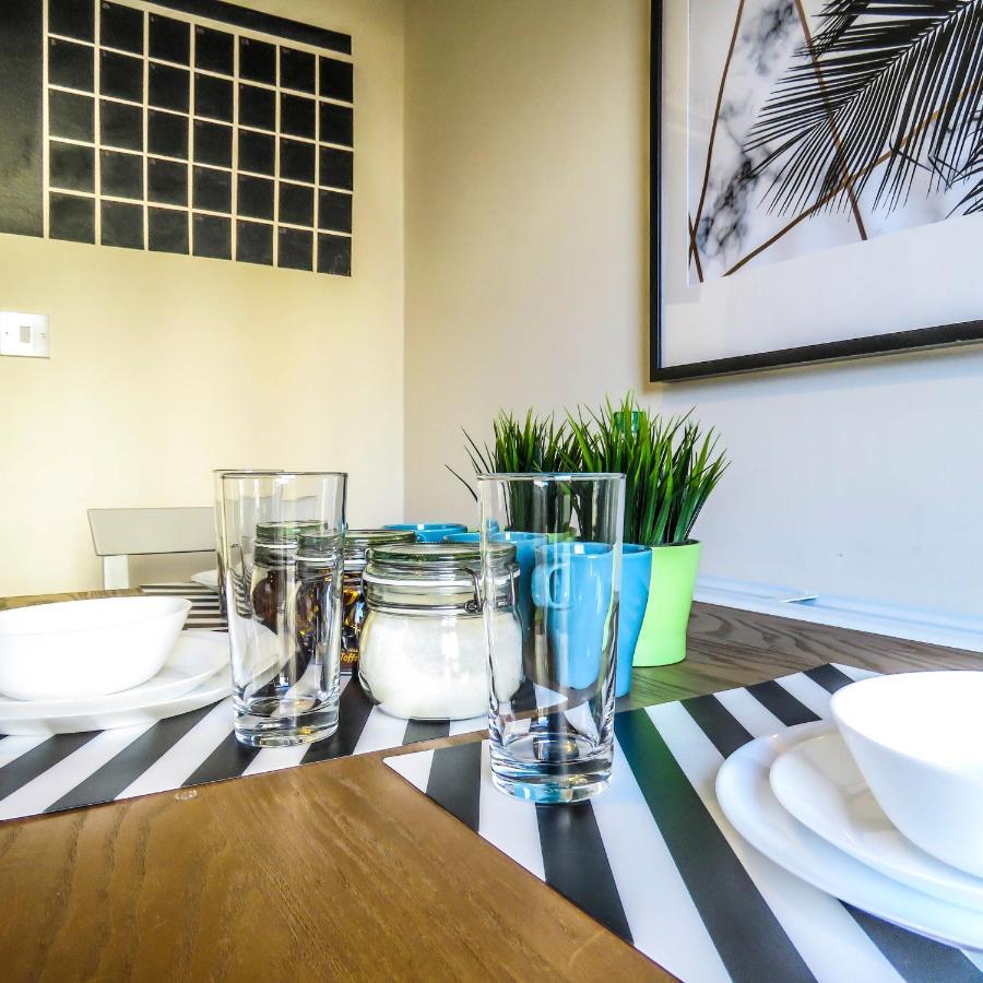 Tudors Esuites 4 Bedroom House Driveway & Garden Бирмингам Екстериор снимка